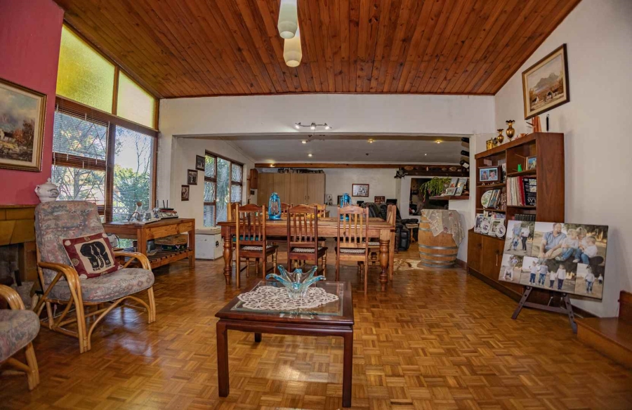 4 Bedroom Property for Sale in Oostersee Western Cape